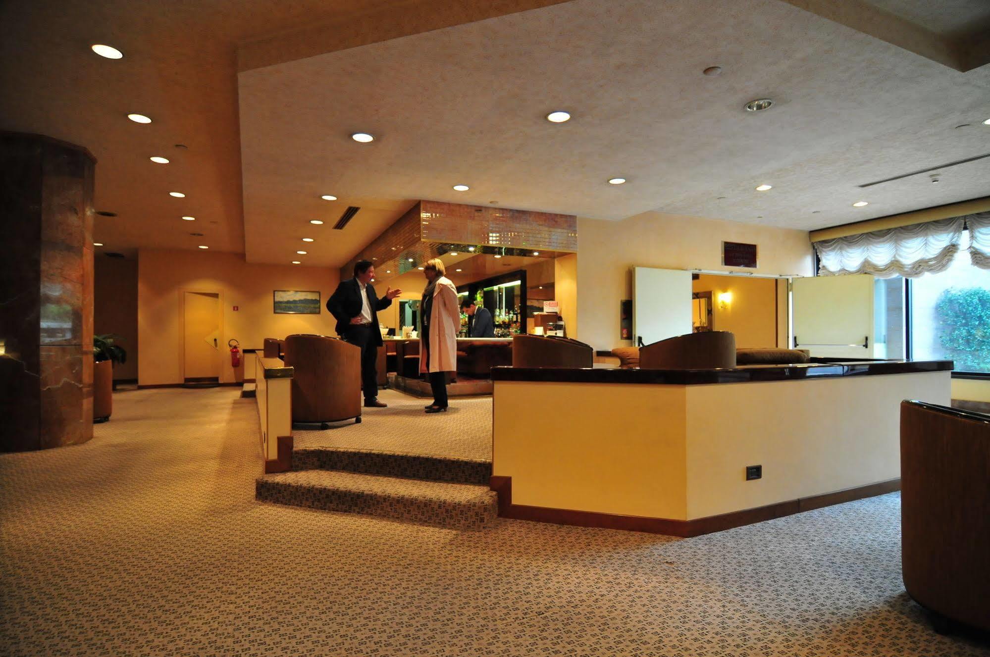 Conference Florentia Hotel Флоренция Экстерьер фото