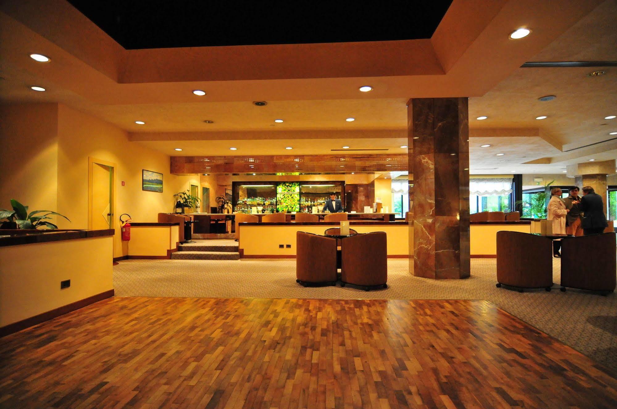 Conference Florentia Hotel Флоренция Экстерьер фото